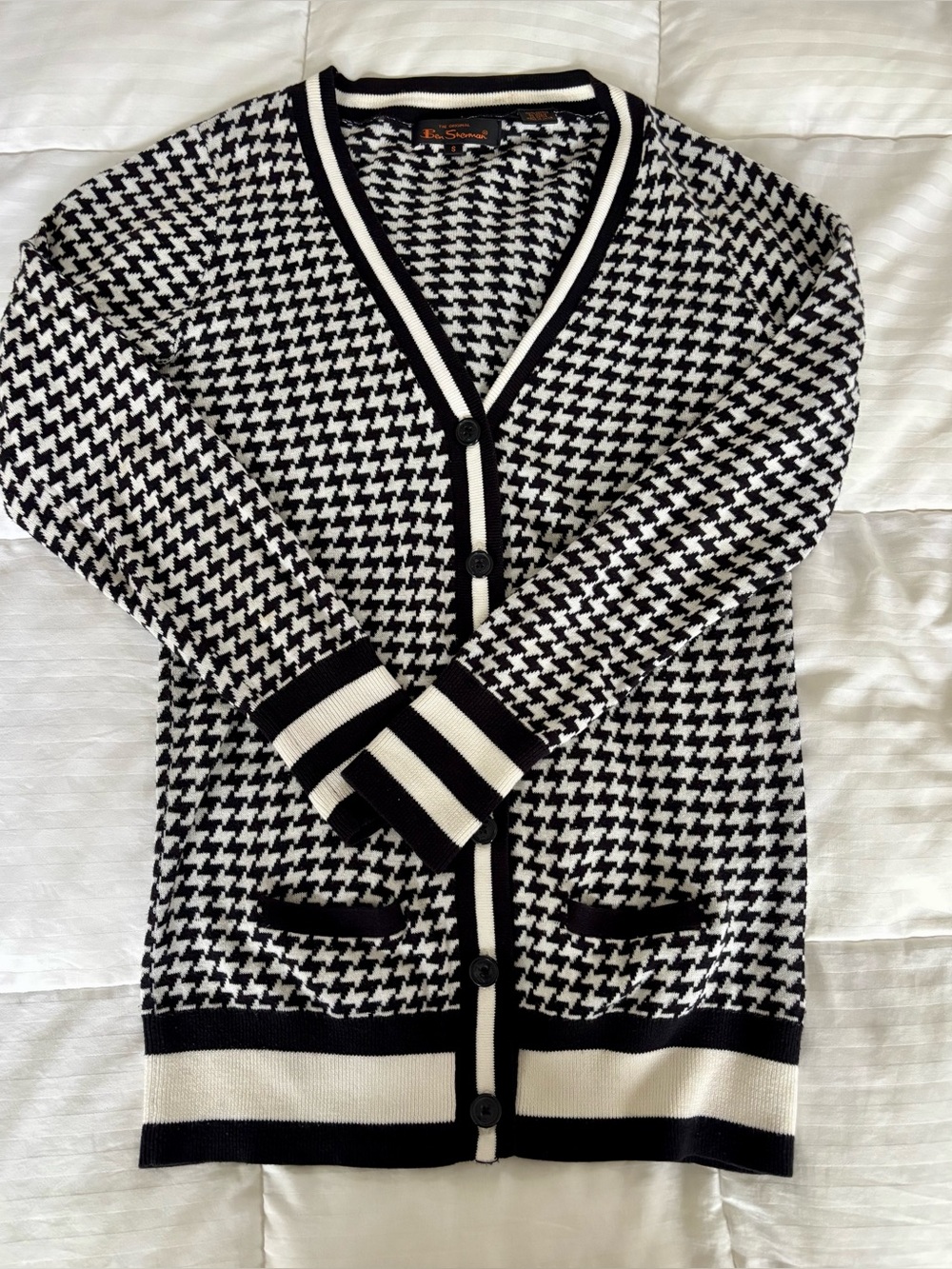 Ben Sherman Women's Cardigan Size S V-Neck Black & White Houndstooth Sweater